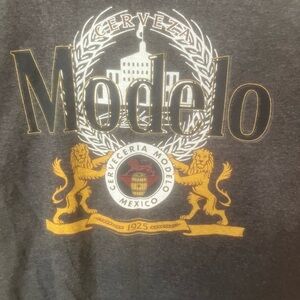 Modelo Graphic T-Shirt in Gray size large